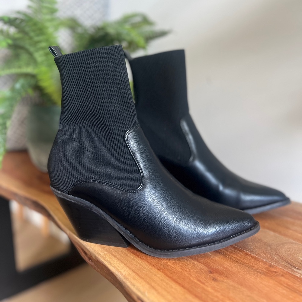 ASOS DESIGN Rekindle sock boots
